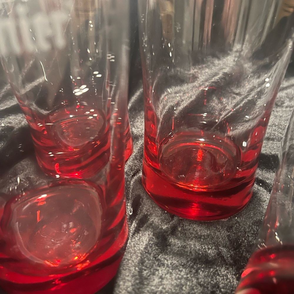Red Glass Set - Picture 8 of 9